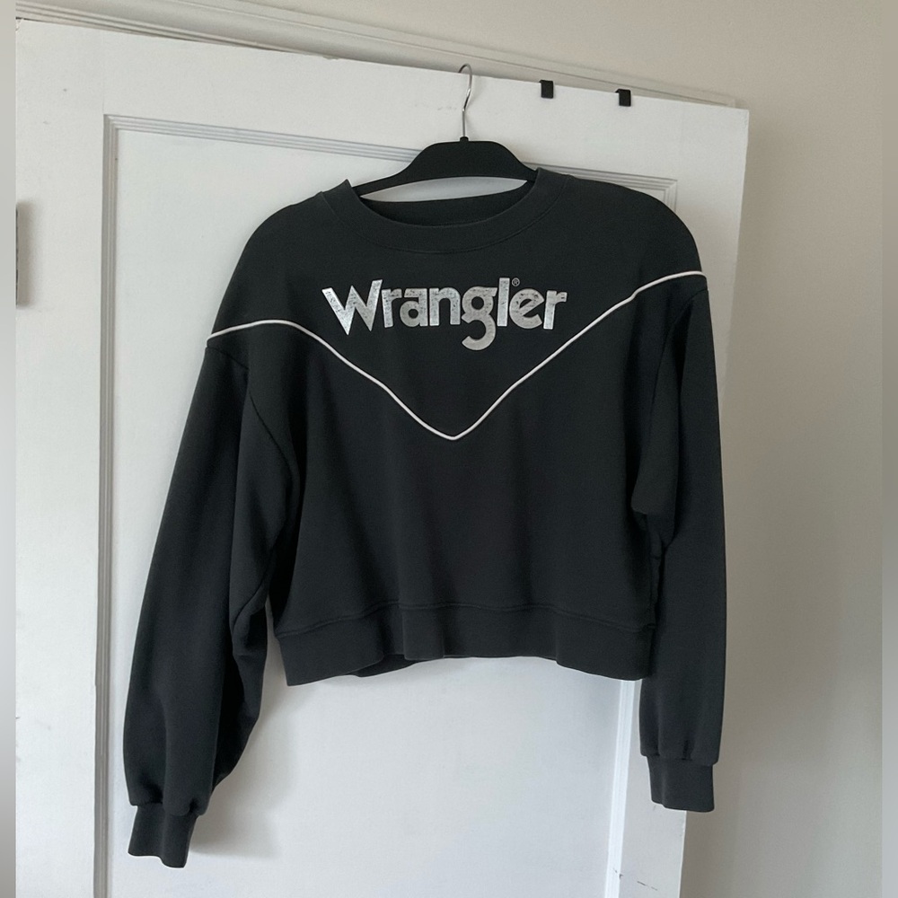 Wrangler Women's Black and Silver Sweatshirt